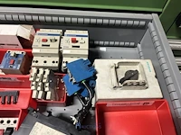 Partij elektrisch schakelmateriaal - afbeelding 51 van  90