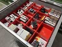 Partij elektrisch schakelmateriaal - afbeelding 54 van  90