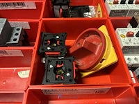 Partij elektrisch schakelmateriaal - afbeelding 58 van  90