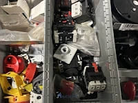 Partij elektrisch schakelmateriaal - afbeelding 69 van  90