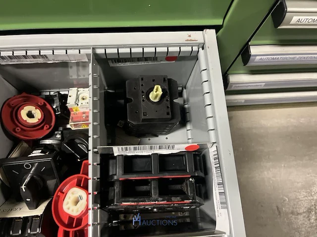 Partij elektrisch schakelmateriaal - afbeelding 71 van  90