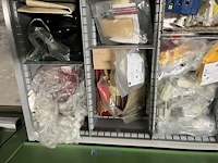 Partij elektrisch schakelmateriaal - afbeelding 76 van  90