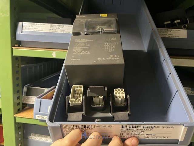 Partij elektrisch schakelmateriaal - afbeelding 87 van  90