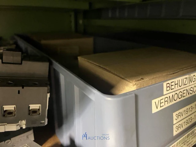 Partij elektrisch schakelmateriaal - afbeelding 88 van  90