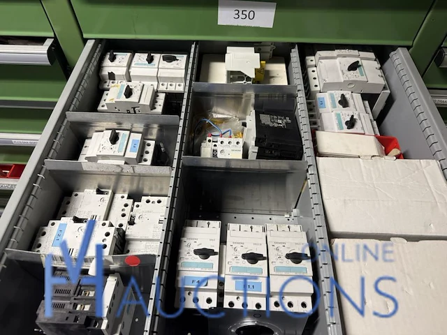 Partij elektrisch schakelmateriaal - afbeelding 89 van  90