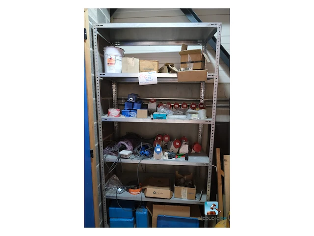 Partij elektrische apparatuur - afbeelding 1 van  9