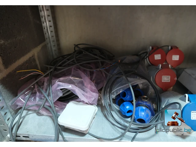 Partij elektrische apparatuur - afbeelding 5 van  9