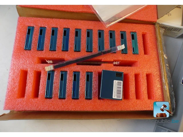 Partij elektrische apparatuur - afbeelding 21 van  25