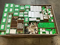 Partij elektrische componenten
