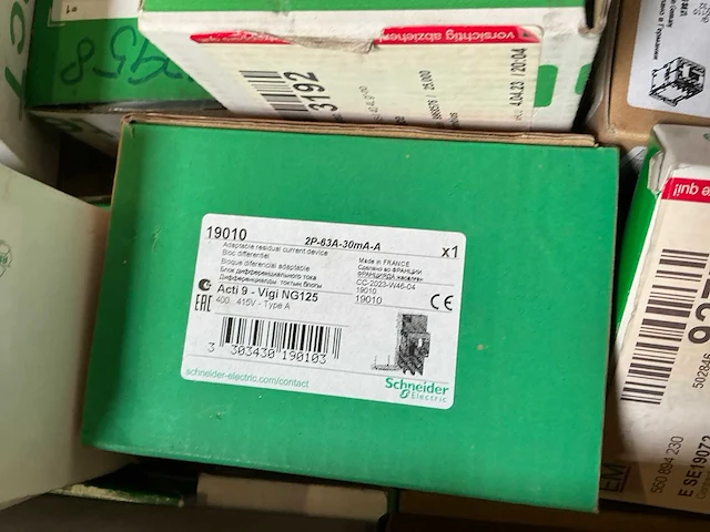Partij elektrische componenten - afbeelding 14 van  14