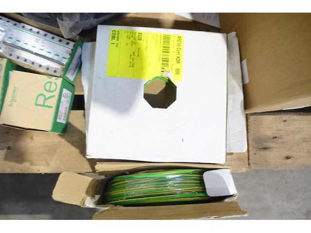 Partij elektrische kabels en zekeringen - afbeelding 3 van  3