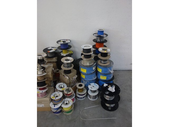 Partij elektrische kabels - afbeelding 2 van  9