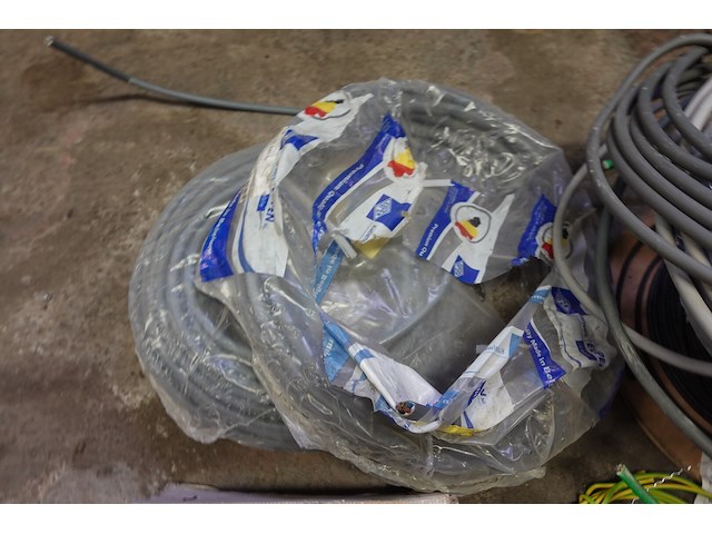 Partij elektrische kabels - afbeelding 5 van  9