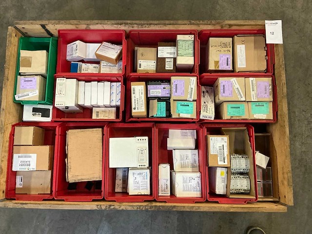 Partij elektrische onderdelen - afbeelding 5 van  12