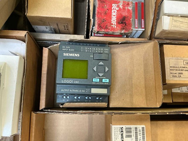 Partij elektrische onderdelen - afbeelding 2 van  16