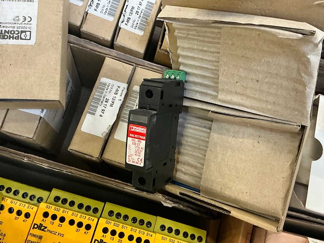 Partij elektrische onderdelen - afbeelding 6 van  16