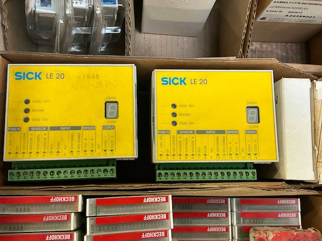 Partij elektrische onderdelen - afbeelding 8 van  16