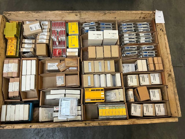 Partij elektrische onderdelen - afbeelding 9 van  16