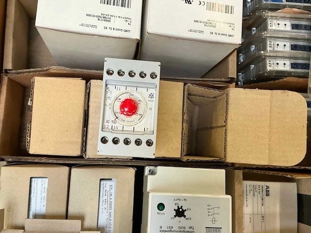 Partij elektrische onderdelen - afbeelding 12 van  16