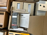 Partij elektrische onderdelen - afbeelding 14 van  16