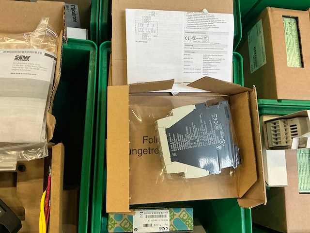 Partij elektrische onderdelen - afbeelding 12 van  13