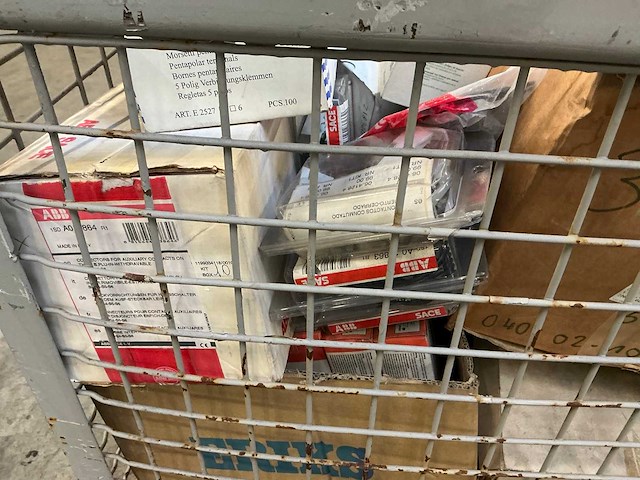 Partij elektrische onderdelen - afbeelding 4 van  13