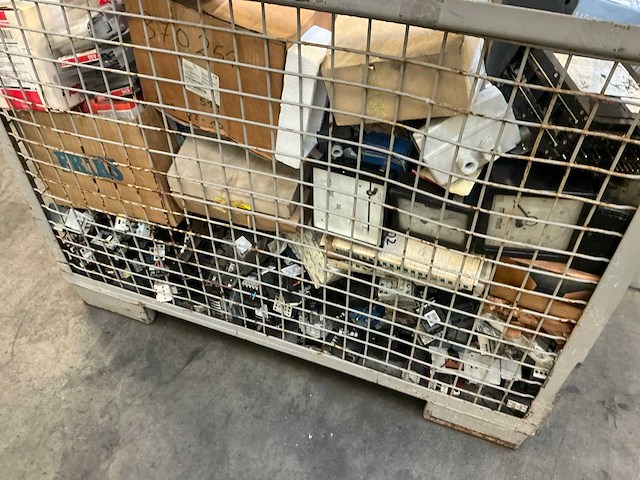 Partij elektrische onderdelen - afbeelding 12 van  13