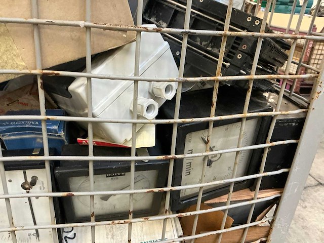 Partij elektrische onderdelen - afbeelding 13 van  13