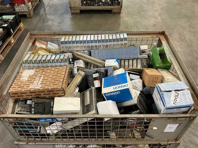 Partij elektrische onderdelen - afbeelding 3 van  10