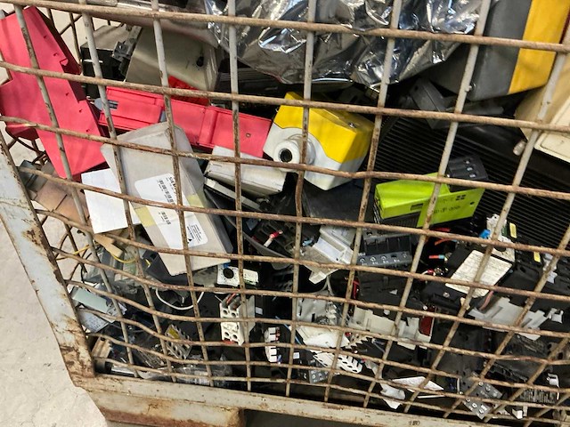 Partij elektrische onderdelen - afbeelding 4 van  13