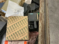 Partij elektrische onderdelen - afbeelding 7 van  13