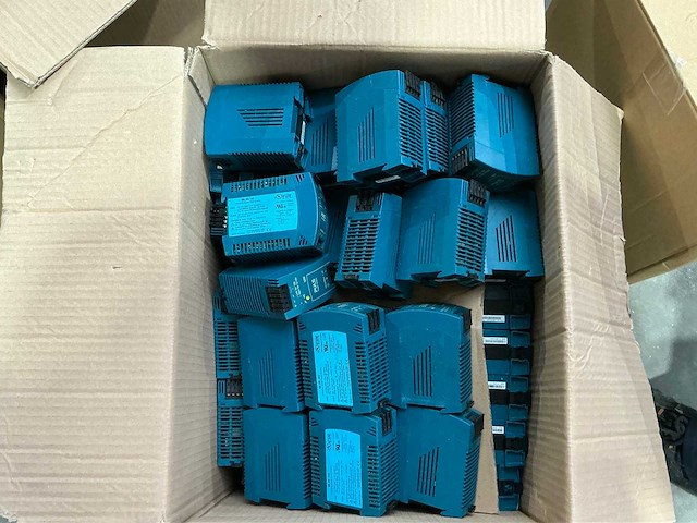 Partij elektrische onderdelen - afbeelding 13 van  17