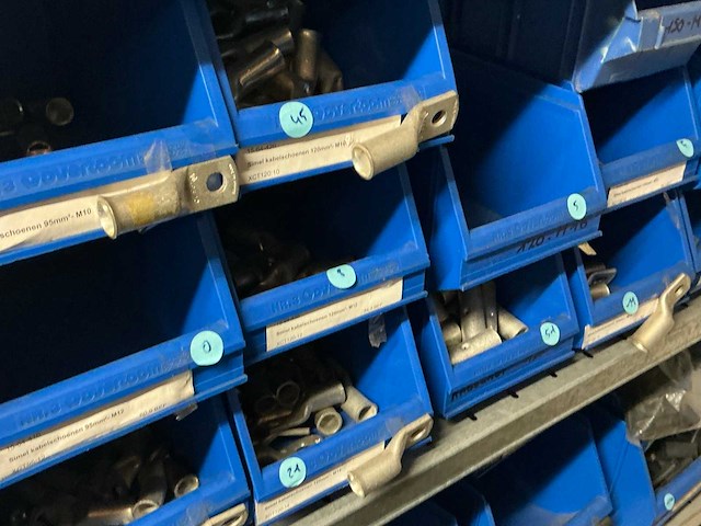 Partij elektrische onderdelen - afbeelding 2 van  29