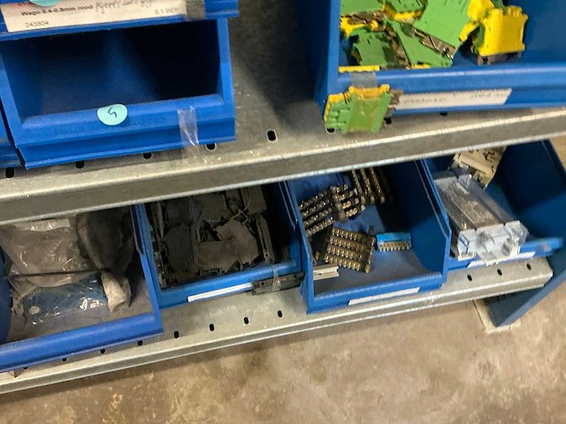 Partij elektrische onderdelen - afbeelding 13 van  29