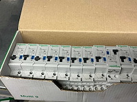 Partij elektrische onderdelen - afbeelding 29 van  29