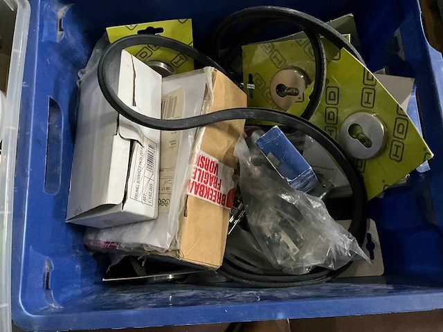 Partij elektrische onderdelen - afbeelding 17 van  36