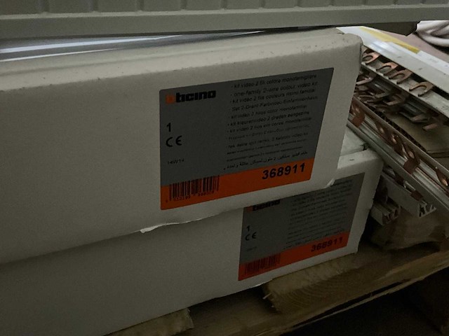 Partij elektrische onderdelen - afbeelding 30 van  36