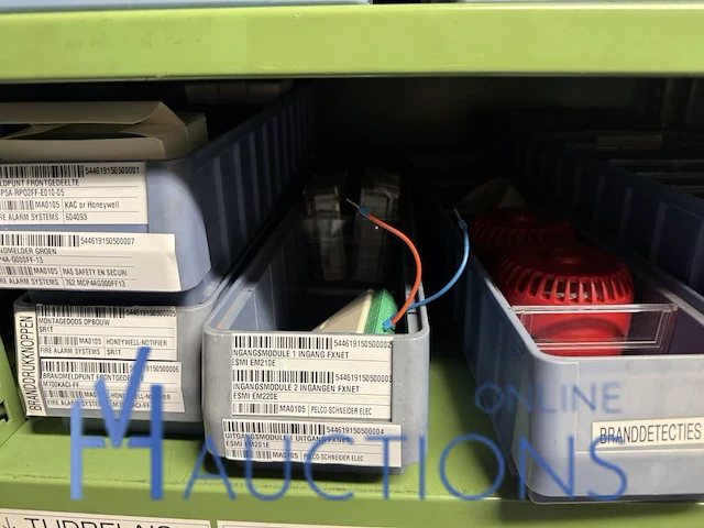 Partij elektrische veiligheidscomponenten - afbeelding 2 van  80