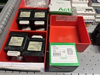 Partij elektrische veiligheidscomponenten - afbeelding 18 van  80