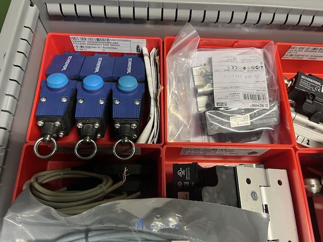 Partij elektrische veiligheidscomponenten - afbeelding 40 van  80