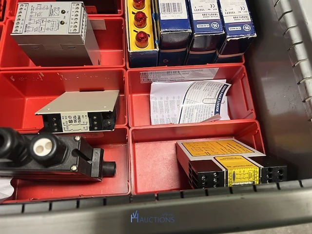 Partij elektrische veiligheidscomponenten - afbeelding 50 van  80