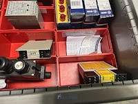 Partij elektrische veiligheidscomponenten - afbeelding 50 van  80
