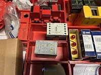 Partij elektrische veiligheidscomponenten - afbeelding 52 van  80