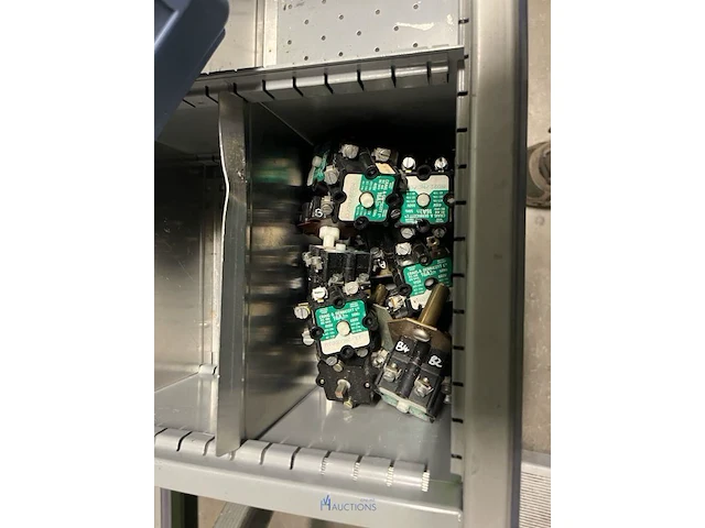Partij elektrische veiligheidscomponenten - afbeelding 61 van  80