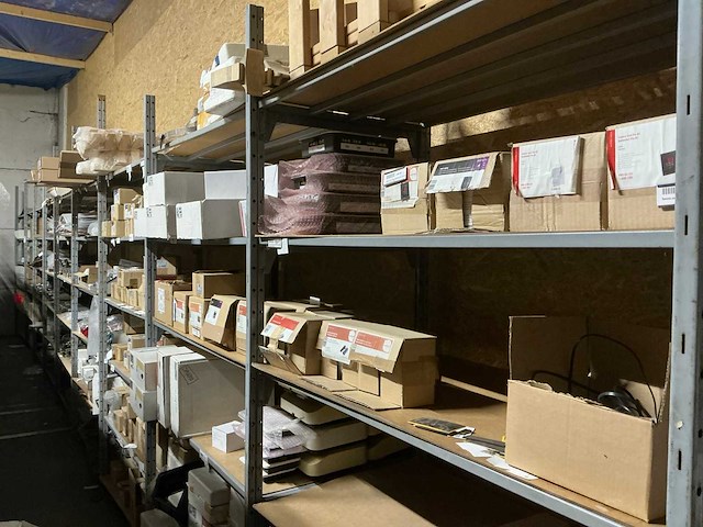 Partij elektro en installatietoebehoren voor wellnessinstallaties - afbeelding 1 van  33