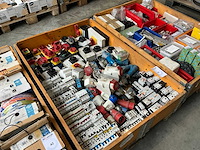 Partij elektro-technische installatiemateriaal - afbeelding 2 van  7