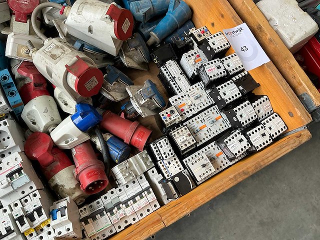 Partij elektro-technische installatiemateriaal - afbeelding 5 van  7