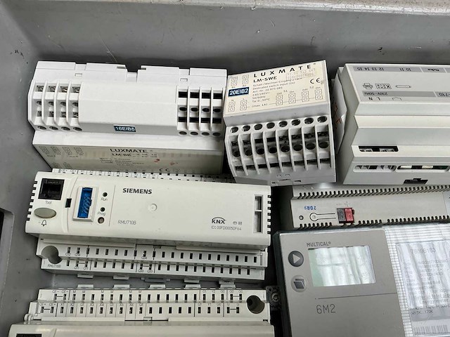 Partij elektro-technische onderdelen - afbeelding 3 van  4