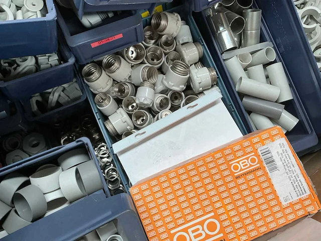 Partij elektro-technische onderdelen - afbeelding 4 van  9