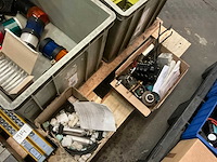 Partij elektro-technische spare parts - afbeelding 4 van  17
